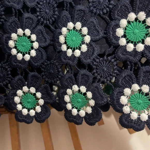 J. Crew Navy & Green Floral Crochet Lace Blouse Cap Sleeve Preppy Classic Sz M - Picture 5 of 10